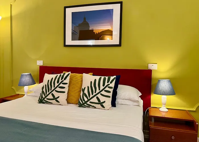 Charming Navona Pensión